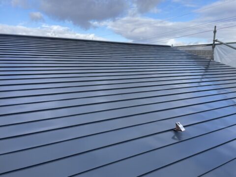 屋根下塗り完了